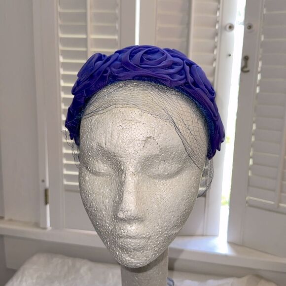 Vintage 50s/60s Purple Floral Hat with netting ties - Picture 1 of 7